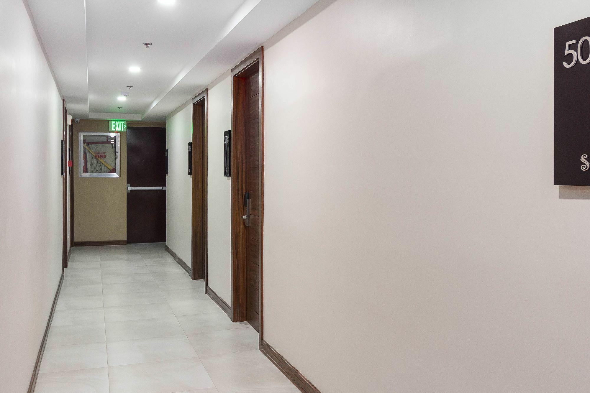 Zen Rooms S Hotel & Residences Себу Экстерьер фото